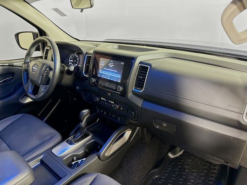 Used 2022 Nissan Frontier SV image 34