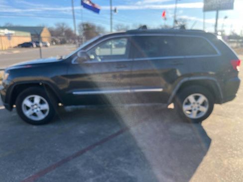 Used 2011 Jeep Grand Cherokee Laredo w/ Security & Convenience Group RWD image 1