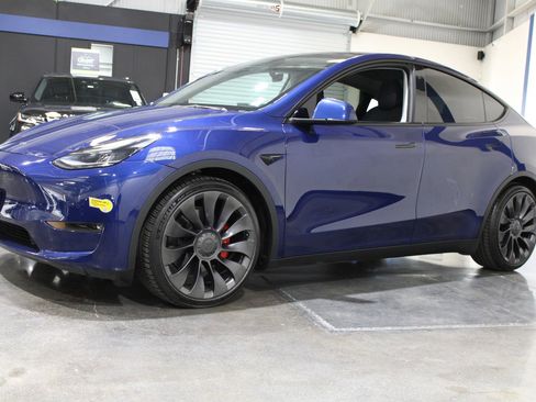 Used 2021 Tesla Model Y Performance image 6