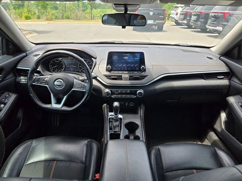 Used 2022 Nissan Altima 2.5 SR FWD image 10