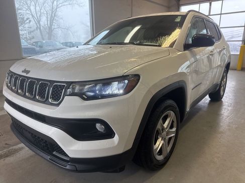 Used 2023 Jeep Compass Latitude w/ Convenience Group image 7