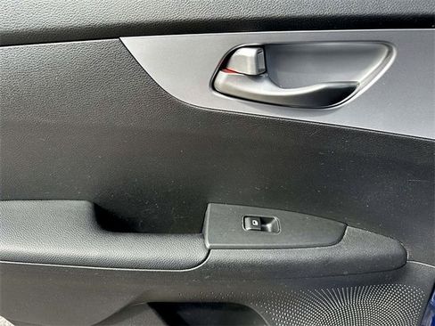 Used 2022 Kia Forte LXS w/ LXS Technology Package image 24