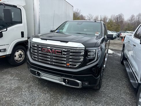 Used 2024 GMC Sierra 1500 Denali w/ Technology Package image 3