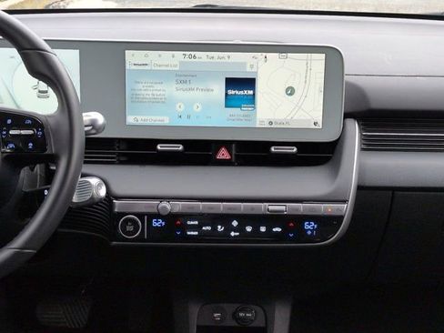 Used 2024 Hyundai Ioniq 5 SE AWD/4WD image 16