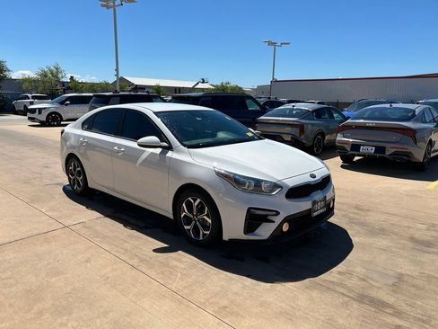 Used 2020 Kia Forte LXS FWD image 4