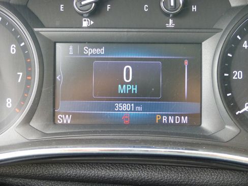 Used 2021 Buick Encore Preferred FWD image 26