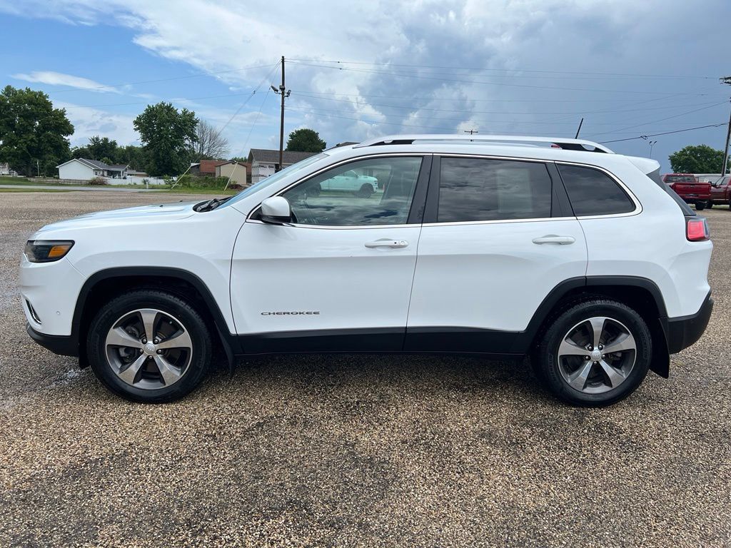 Used 2020 Jeep Cherokee Limited w/ Technology Group AWD/4WD image 2