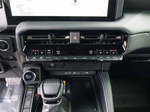 Used 2025 Toyota Land Cruiser w/ Premium Package image 35