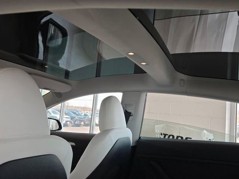 Used 2023 Tesla Model 3 Standard Range RWD image 17