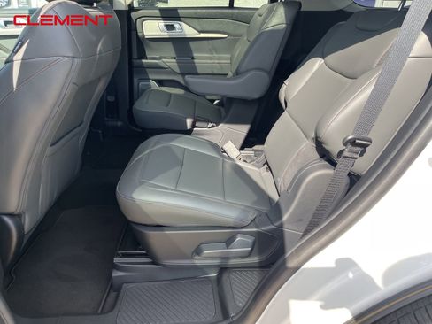 New 2025 Ford Explorer Active w/ Active Comfort Package image 38