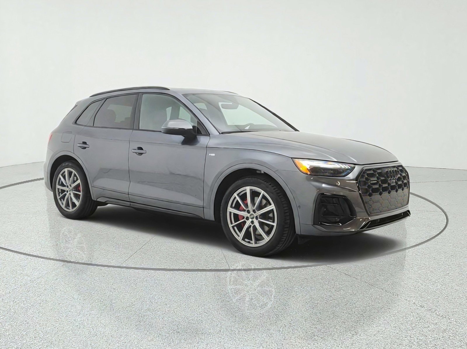 Used 2024 Audi Q5 e Prestige AWD/4WD image 3