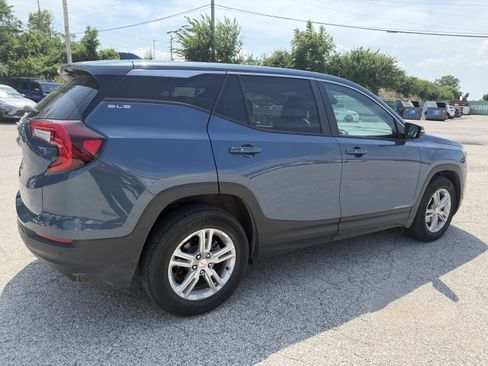 Used 2024 GMC Terrain SLE FWD image 7