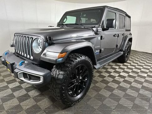 Used 2023 Jeep Wrangler Unlimited Sahara w/ Cold Weather Group AWD/4WD image 6