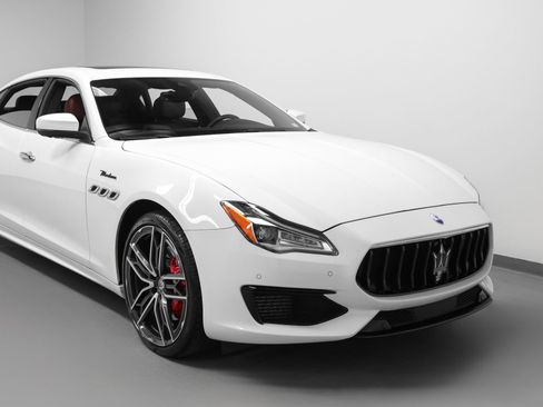 Used 2023 Maserati Quattroporte Modena RWD image 8