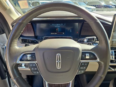 Used 2023 Lincoln Navigator Reserve image 21