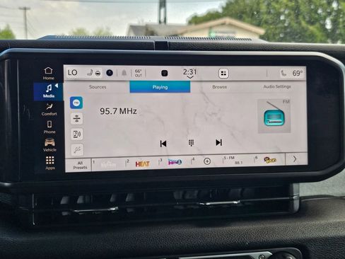 Used 2024 Jeep Wrangler Unlimited w/ Convenience Group AWD/4WD image 6