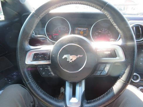 Used 2019 Ford Mustang Coupe image 18