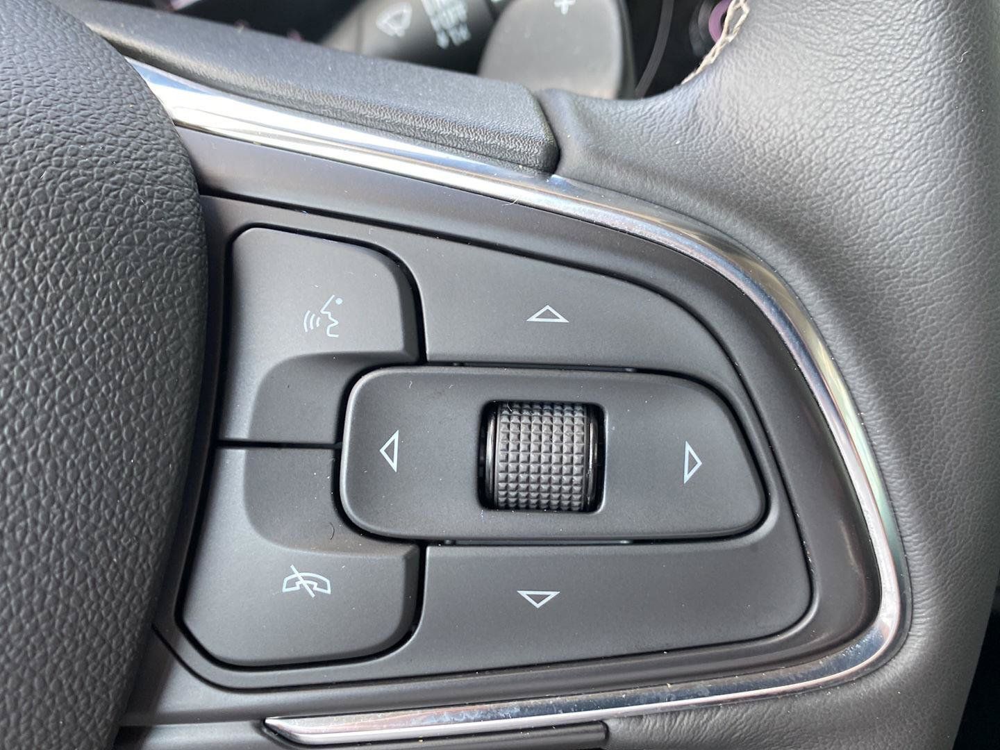 Used 2023 Buick Envision Preferred FWD image 38