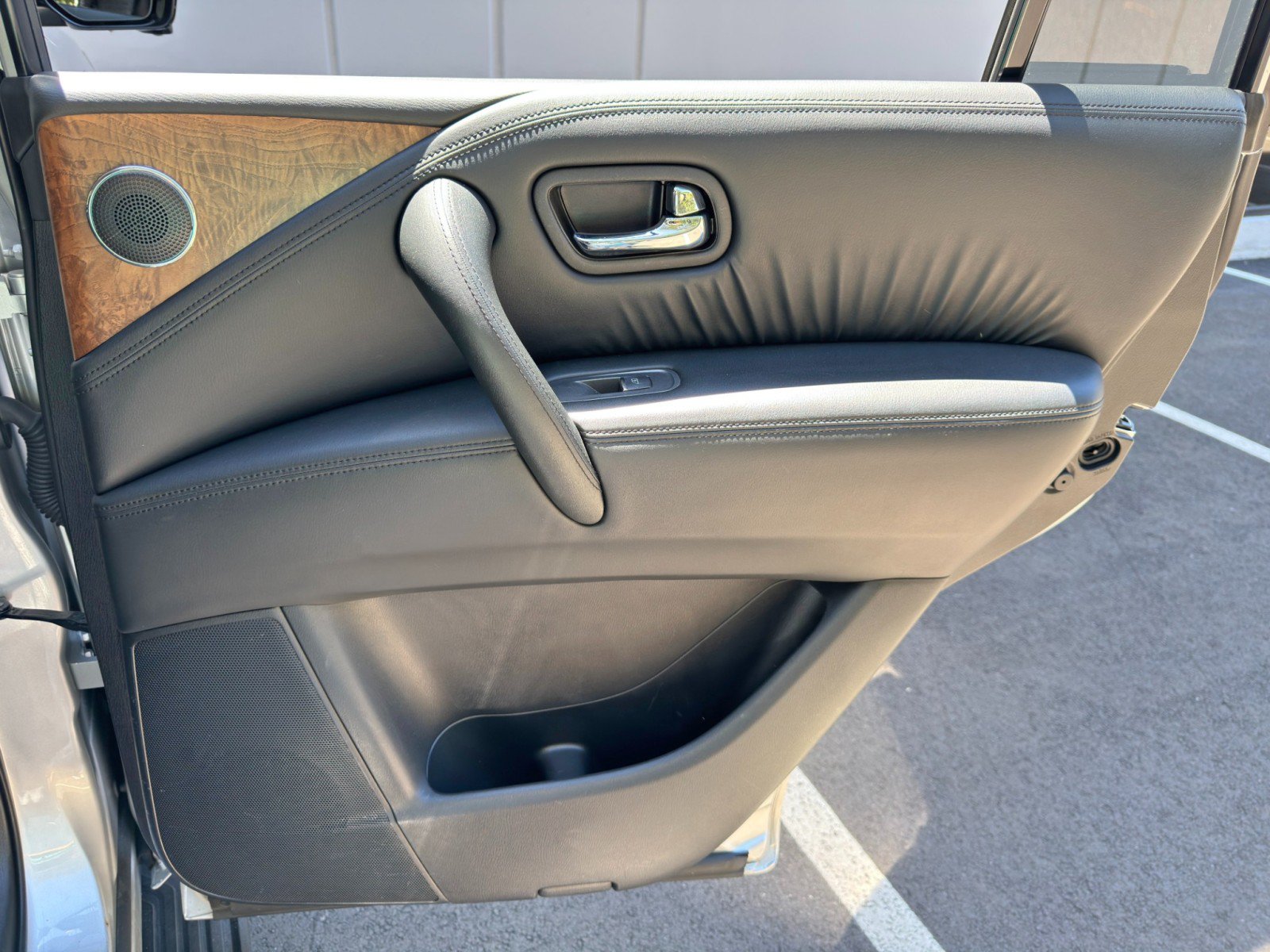 Used 2021 Nissan Armada SL w/ Captain's Chairs Package AWD/4WD image 48
