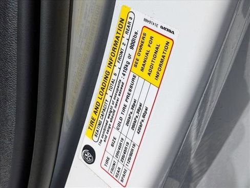 Used 2023 Volvo V60 B5 Cross Country Plus image 16