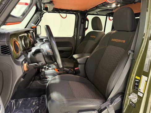 Used 2022 Jeep Gladiator Mojave image 11