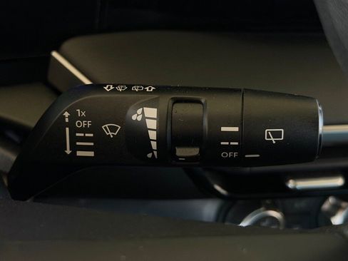 Used 2025 Nissan Kicks S image 17