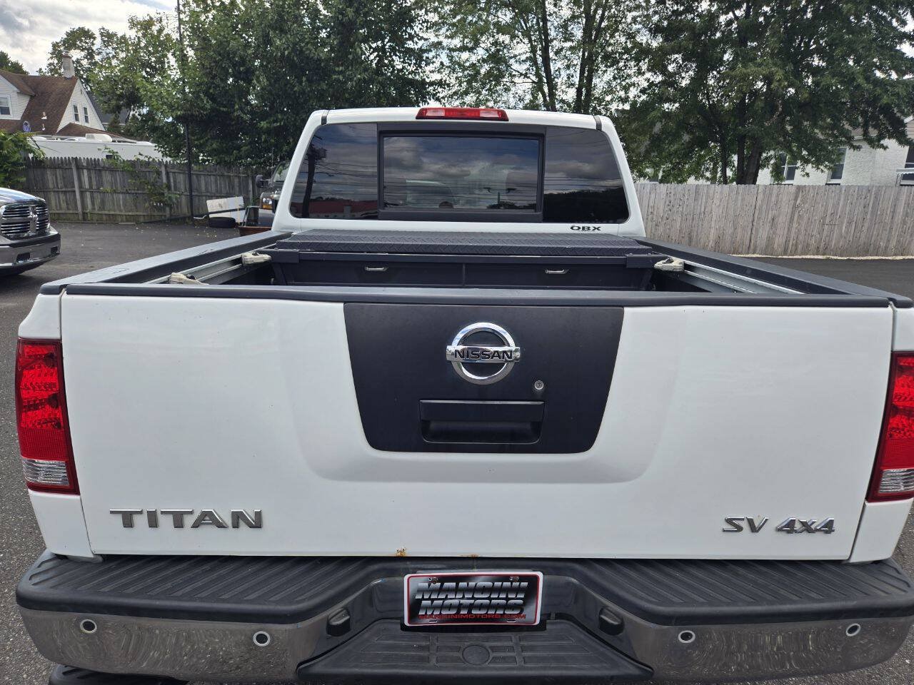 Used 2012 Nissan Titan SV w/ SV Premium Utility Pkg AWD/4WD image 7