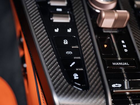 New 2026 Aston Martin Vanquish Convertible image 38