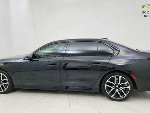 Used 2023 BMW 740i w/ Parking Assistance Package RWD image 4
