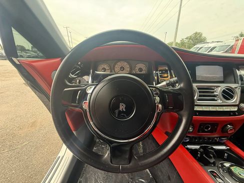 Used 2018 Rolls-Royce Dawn RWD image 21