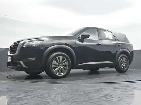 Used 2025 Nissan Pathfinder S AWD/4WD image 26