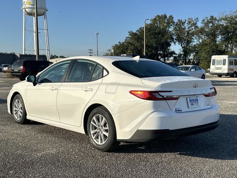 Used 2025 Toyota Camry LE image 8