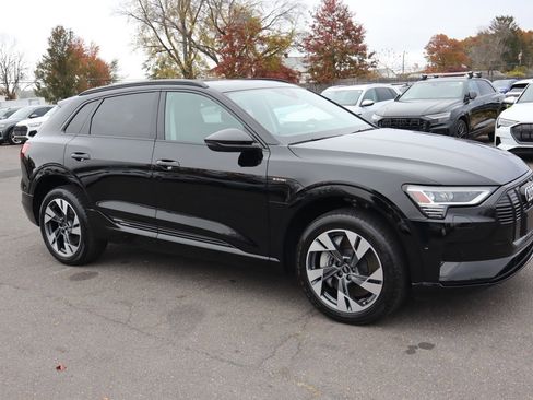 Used 2021 Audi e-tron Premium w/ Convenience Plus Package image 3