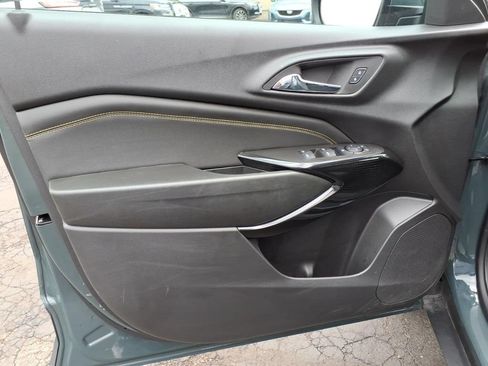 Used 2025 Chevrolet Trax LT FWD image 13