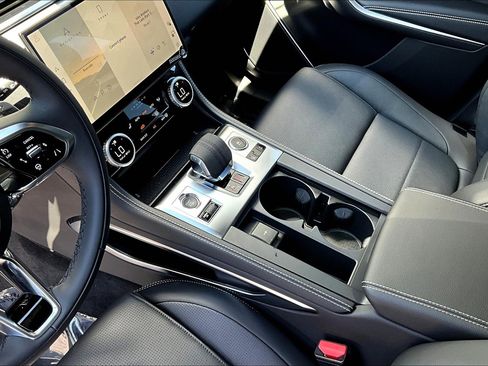 New 2026 Jaguar F-PACE R-Dynamic S image 8