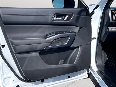 New 2026 Nissan Pathfinder SL FWD image 13