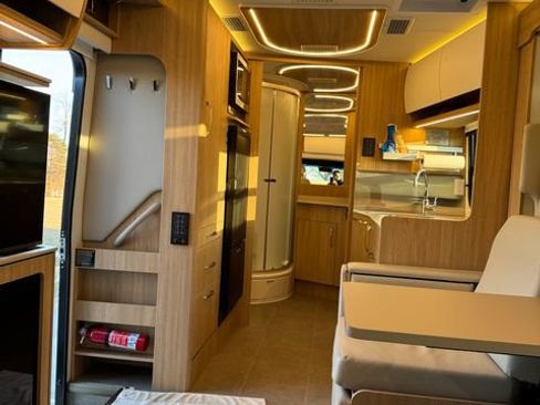 Used 2024 Mercedes-Benz Sprinter 3500 image 9