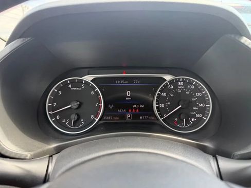 Used 2024 Nissan Sentra SR w/ Lighting Package FWD image 18