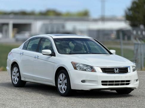 Used 2010 Honda Accord EX-L image 1