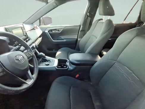 Used 2022 Toyota RAV4 SE w/ SE Grade Weather Package image 9