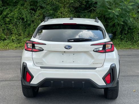 Used 2024 Subaru Crosstrek 2.0i Premium AWD/4WD image 4