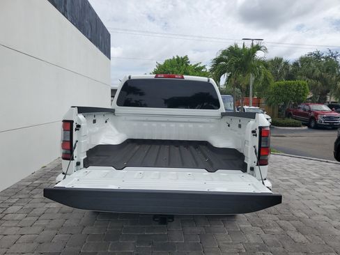 Used 2023 Nissan Frontier SV w/ Midnight Edition Package RWD image 10