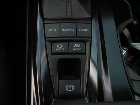 Certified 2025 Toyota Camry LE image 28