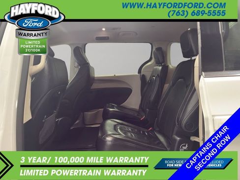 Used 2022 Chrysler Pacifica Touring-L FWD image 15
