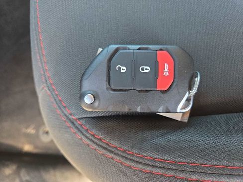 Used 2020 Jeep Gladiator Rubicon AWD/4WD image 28