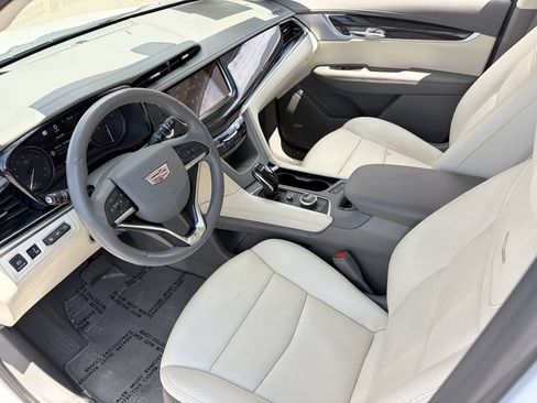 Certified 2023 Cadillac XT6 Premium Luxury w/ Technology Package FWD image 19