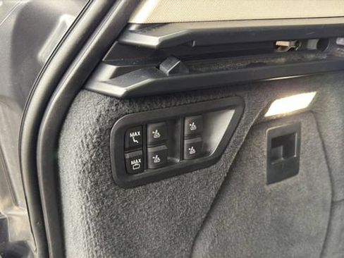 Used 2023 BMW X7 xDrive40i AWD/4WD image 36
