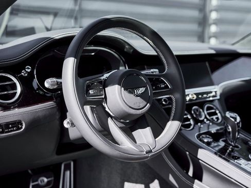 Used 2022 Bentley Continental GT image 34