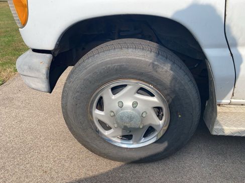 Used 2003 Ford E-250 and Econoline 250 image 18