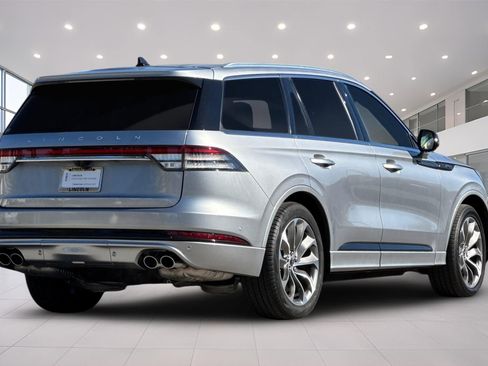 Certified 2021 Lincoln Aviator Grand Touring w/ Equipment Group 302A image 4